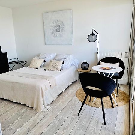 Charmant Studio Avec Terrasse Vue Mer A 50 M Sainte-Maxime Ngoại thất bức ảnh