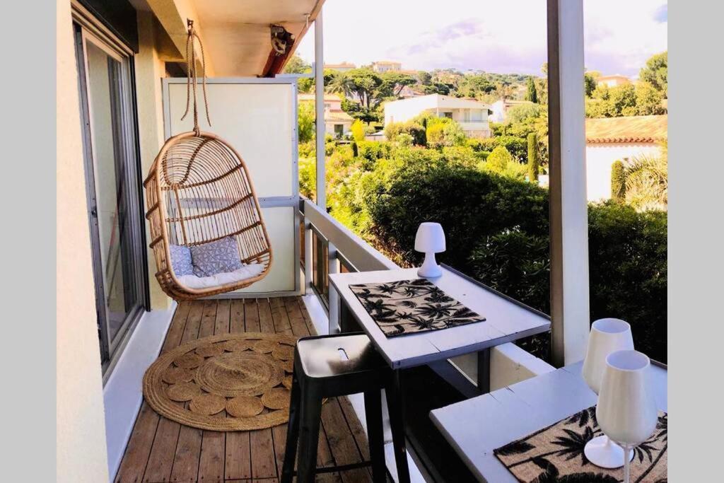 Charmant Studio Avec Terrasse Vue Mer A 50 M Sainte-Maxime Ngoại thất bức ảnh