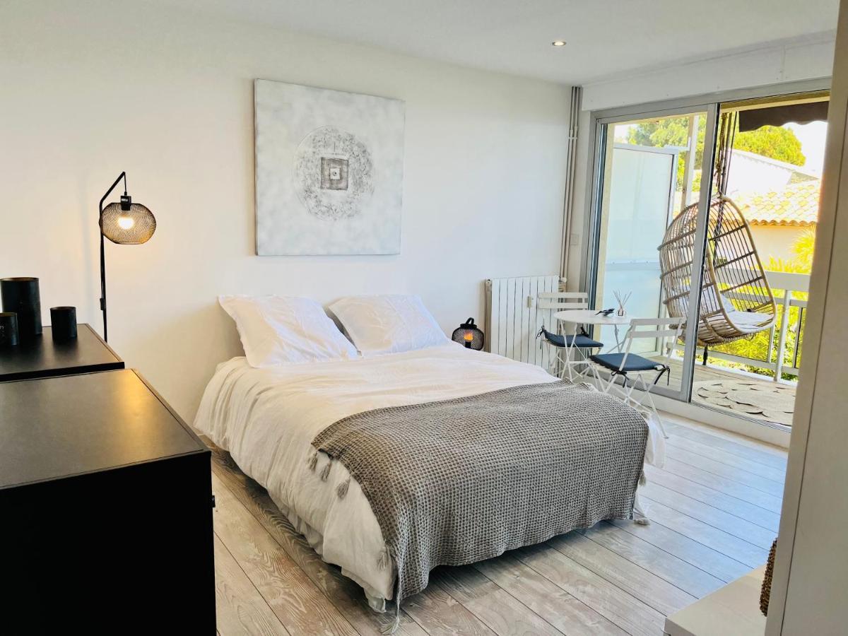 Charmant Studio Avec Terrasse Vue Mer A 50 M Sainte-Maxime Ngoại thất bức ảnh