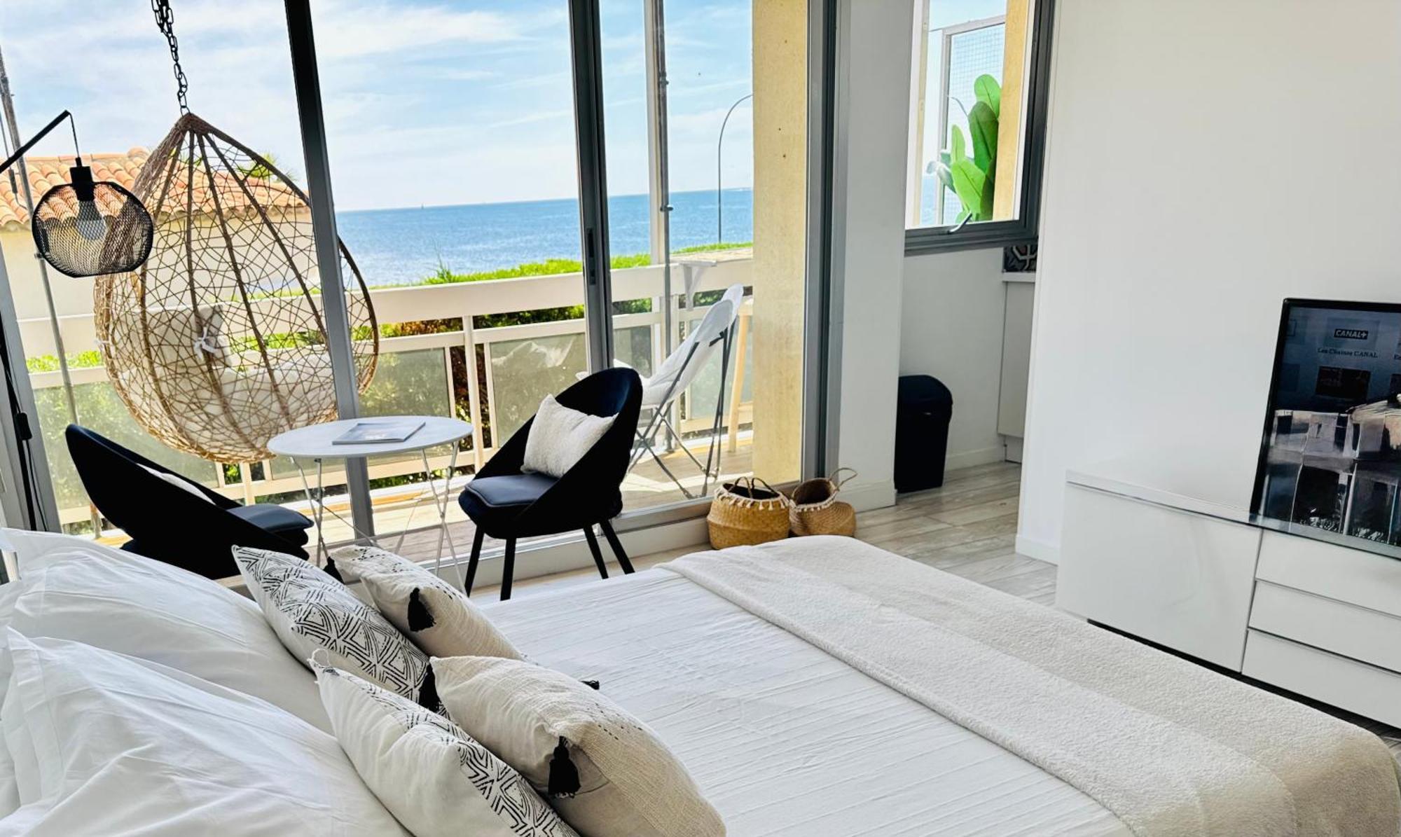 Charmant Studio Avec Terrasse Vue Mer A 50 M Sainte-Maxime Ngoại thất bức ảnh